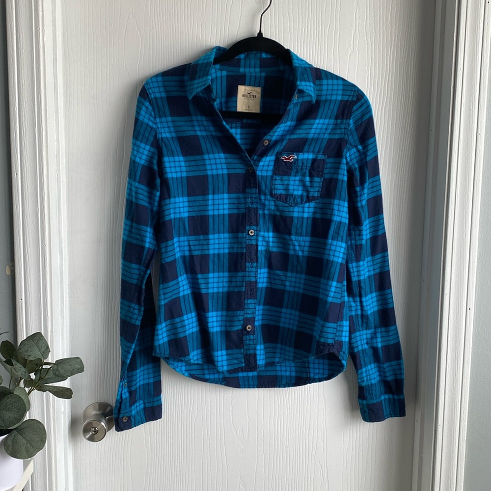 Hollister Turquoise and Navy Blue Women’s Plaid Button Down Shirt